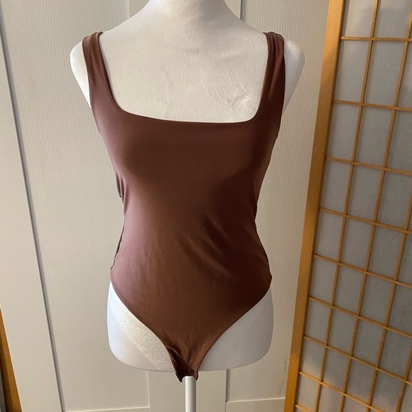 Pretty Little Thing PLT Brown Purple Square Neck Bodycon Bodysuit Size 4 - Picture 1 of 4